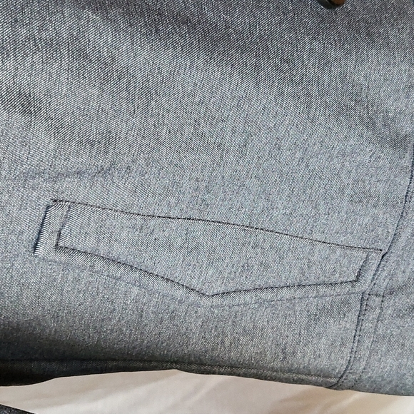 Lululemon Audrey Jacket Sz 6 Like new condition 😍 - Picture 5 of 9